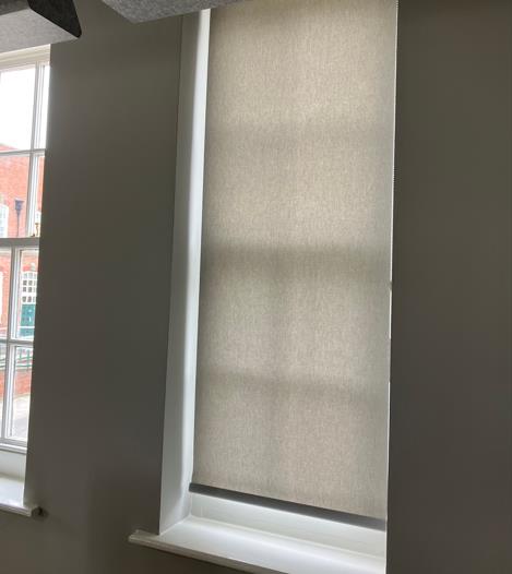 Automatic entrance doors and insulating blinds